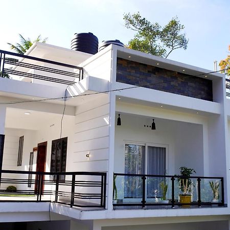 טקאדי Vaishnavam Double Bedroom Villa מראה חיצוני תמונה