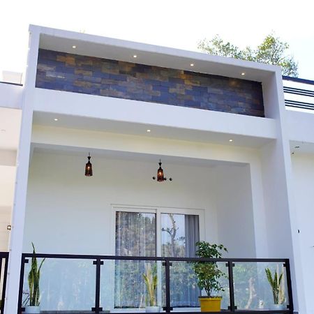 טקאדי Vaishnavam Double Bedroom Villa מראה חיצוני תמונה